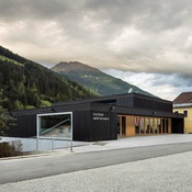 Holzbaupreis Kärnten 2015 – Kulturhaus Mörtschach;
Planung: LP architektur ZT GmbH – © Foto: Albrecht Manuel Schnabel Holzbaupreis Kärnten 2015 – Kulturhaus Mörtschach;
Planung: LP architektur ZT GmbH