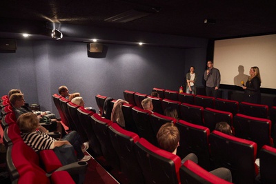 AT 2022- Filmabend: LEBEN LERNEN RAUM