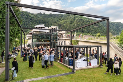 HABITAT - Günther Domenig: DIMENSIONAL im Domenig Steinhaus, Performance von Doris Uhlich