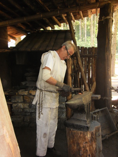 Burgenforscher & Baumeister_Burgbau Friesach