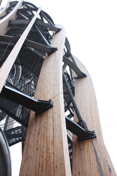 Exkursion Holzbaupreis Kärnten 2013 – Aussichtsturm Pyramidenkogel
Planung: Klaura Kaden + Partner ZT GmbH