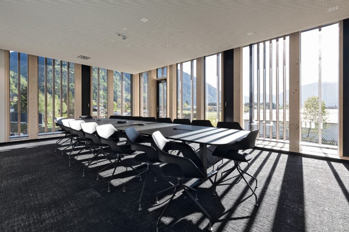 VERTIKAL · Bürogebäude Steinfeld