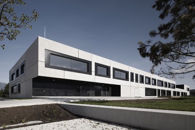 Kärntner Landesbaupreis 2013 – Neubau Tourismusberufsschule Villach (ANERKENNUNG LBP 2013)