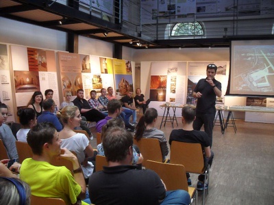 (orte) zwischen global und lokal‏